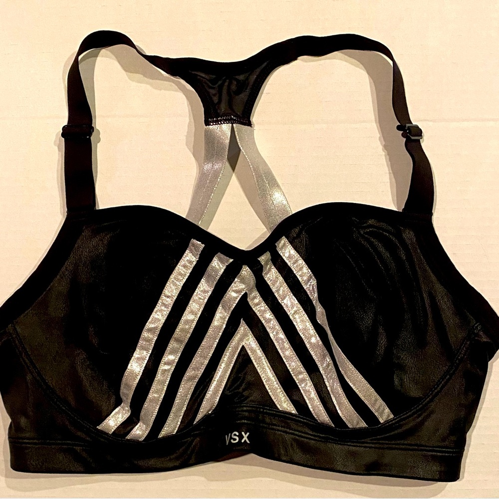 Addidas sports bra Size L NWOT